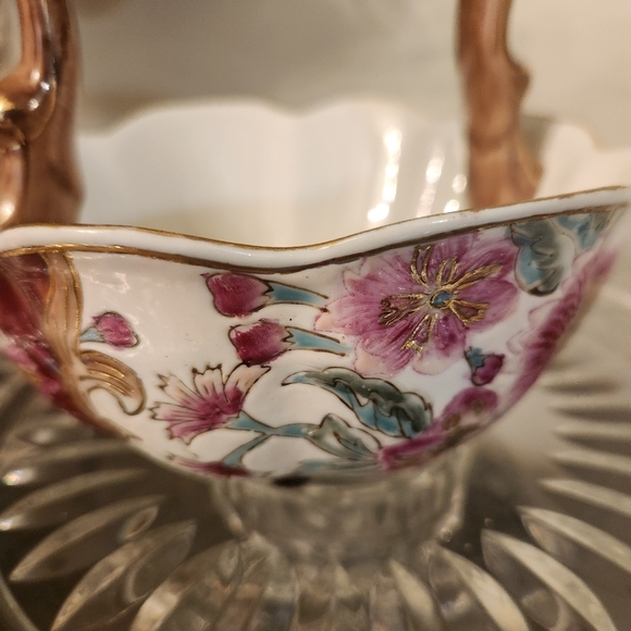 Oriental Accent Bowl with Chic Handle Asian closinssire Gold painted Floral - Picture 7 of 9